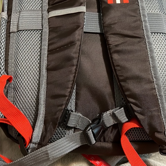 Cleveland Browns Backpack & Neck Rest Combo. - Picture 11 of 11